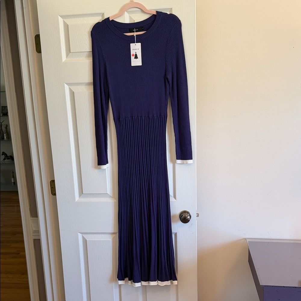 ZESICA. Chic Long-Sleeve Purple Dress with white border on hem and cuffs